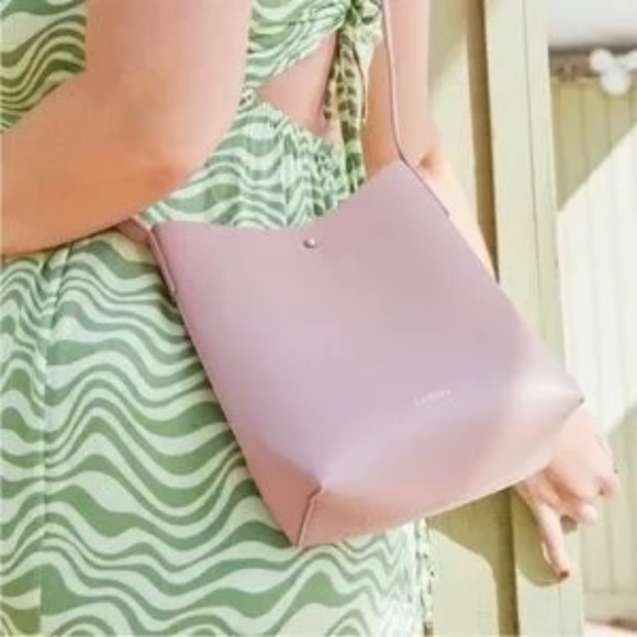 NWOT Anthropologie  Samara Vegan Suede Shoulder Bag Peony Bucket Bag  Crossbody - Picture 1 of 7